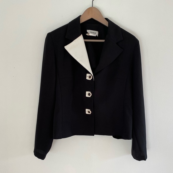 Vintage Jackets & Blazers - SOLD ELSEWHERE - Classy 70s/80s Black + White Button-up Blazer/Light Jacket